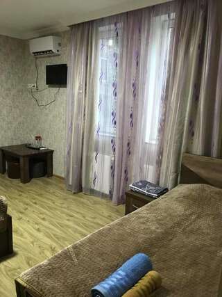 Отель Hotel Imereti Chiatʼura Роскошный трехместный номер-15